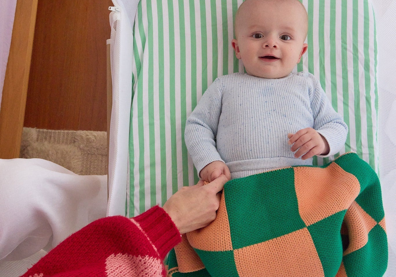 What’s the Best Fabric Weight for Bassinet Sheets in Different Seasons?